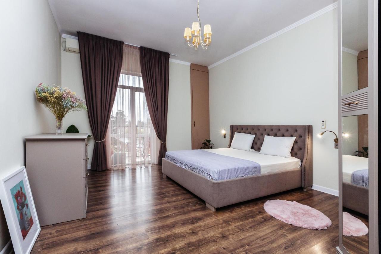 Просторные Апартаменты Класса Люкс Soechoemi Buitenkant foto